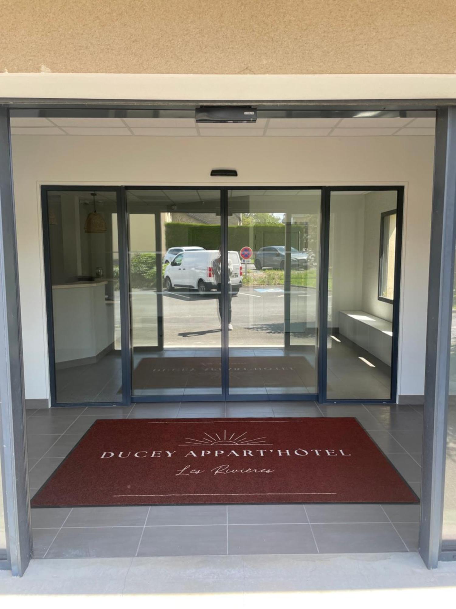 Ducey Appart'Hotel - Les Rivieres Bagian luar foto